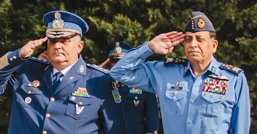 Chief of the Air Staff, Pakistan Air Force, during official visit to Romania called on Lieutenant General Leonard-Gabriel Baraboi, Chief of the Romanian Air Force Staff: ISPR