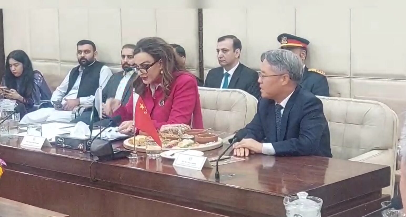 Pak-China Parliamentary Friendship Group met with a Pakistani delegation at the Parliament House.