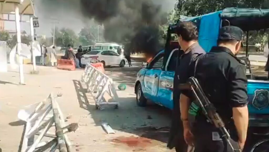 Suicide attack near Islamabad District Judicial Complex