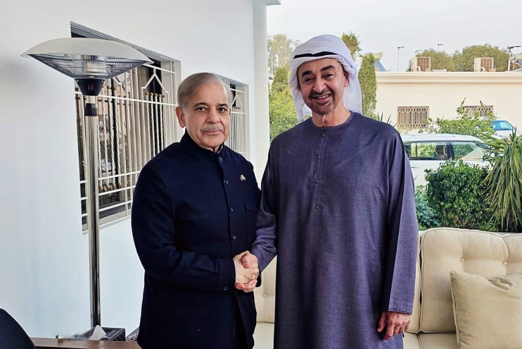 Prime Minister Meets UAE President Sheikh Mohamed bin Zayed in Rahim Yar Khan; Reaffirms Strategic Economic Partnership