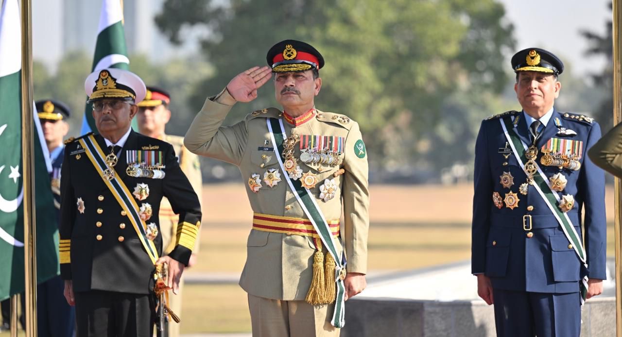 COAS & CDF Field Marshal Asim Munir Presented Tri-Services Guard of Honour as New Appointment is Instituted: ISPR