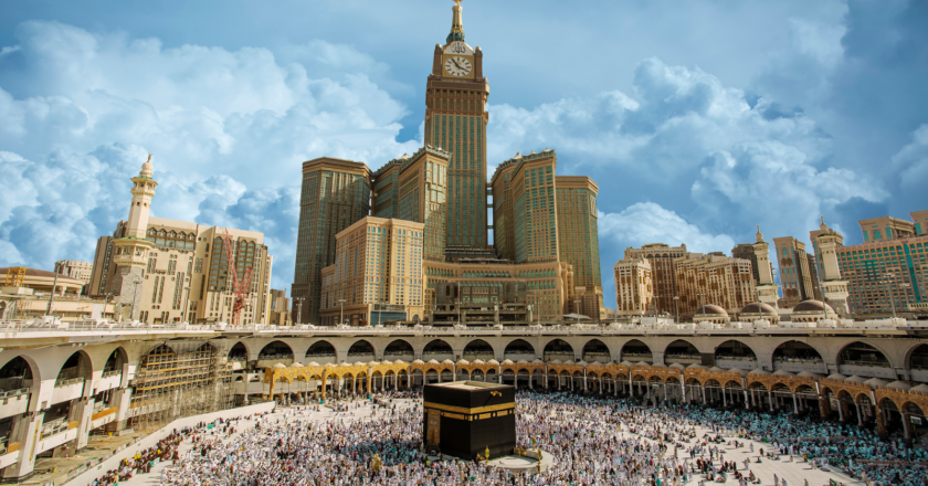 Attempted suicide by jumping from the upper floor in  Masjid Al-Haram