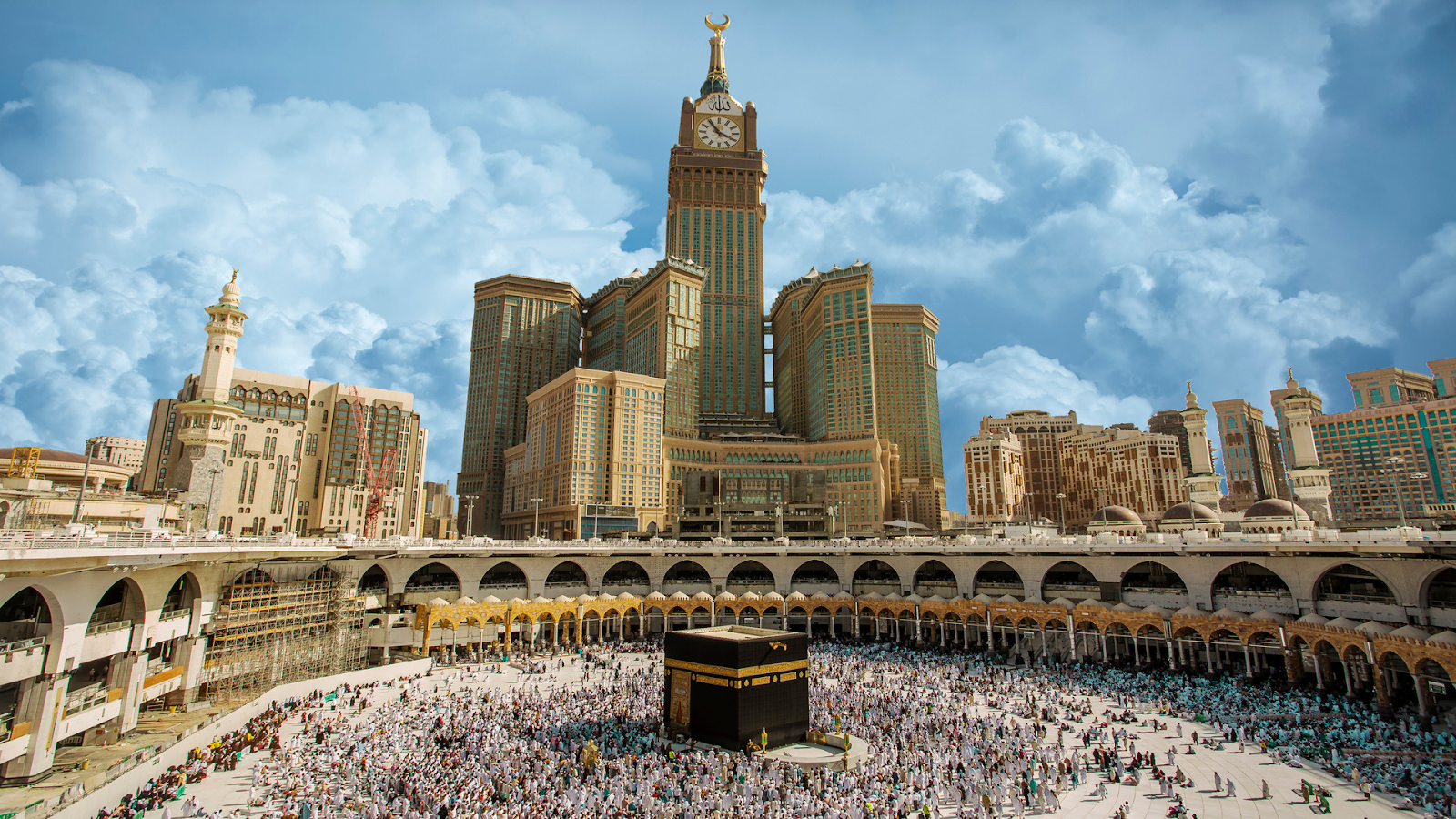 Attempted suicide by jumping from the upper floor in  Masjid Al-Haram