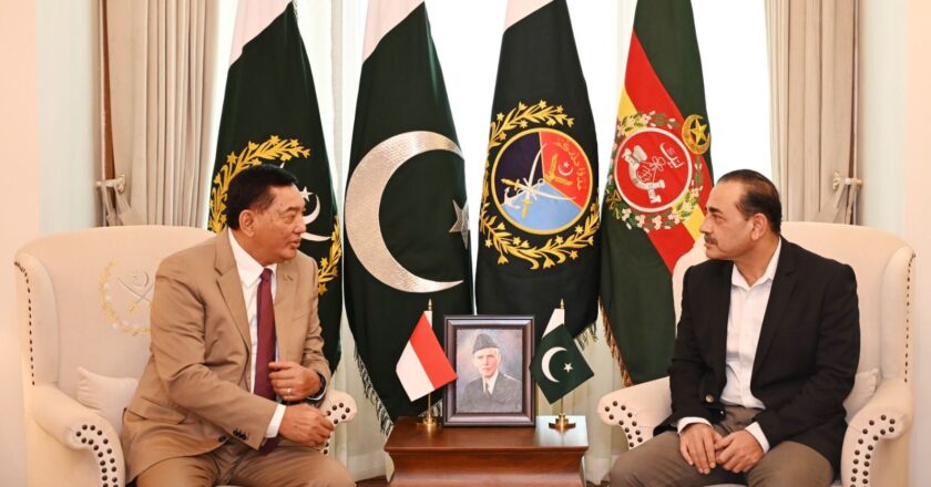 Indonesian Defence Minister Calls on COAS & CDF at GHQ: ISPR