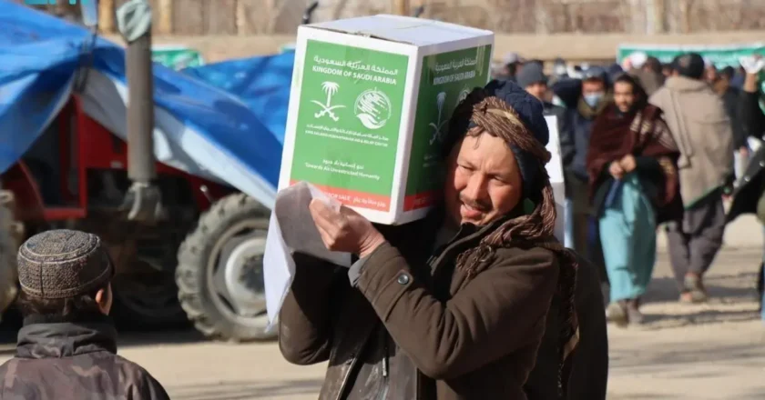 KSrelief Distributes 570 Food Baskets to Vulnerable Families in Jowzjan, Afghanistan
