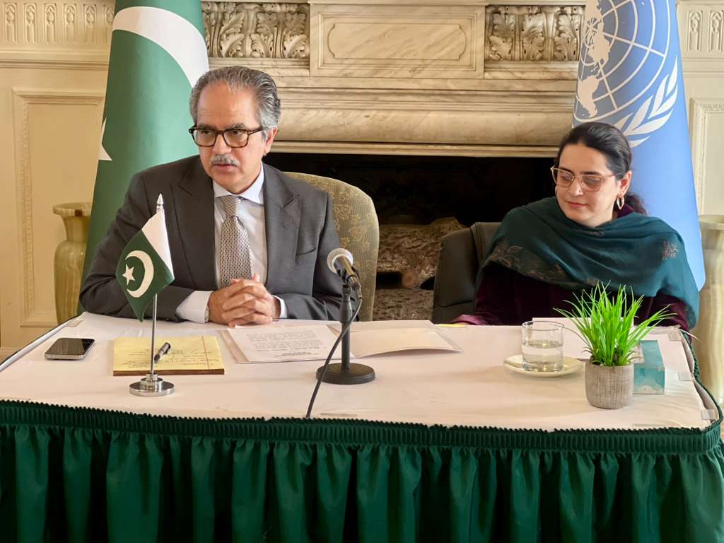 Pakistan’s UN Envoy Briefs Manhattan University Students on Multilateralism and Global Challenges