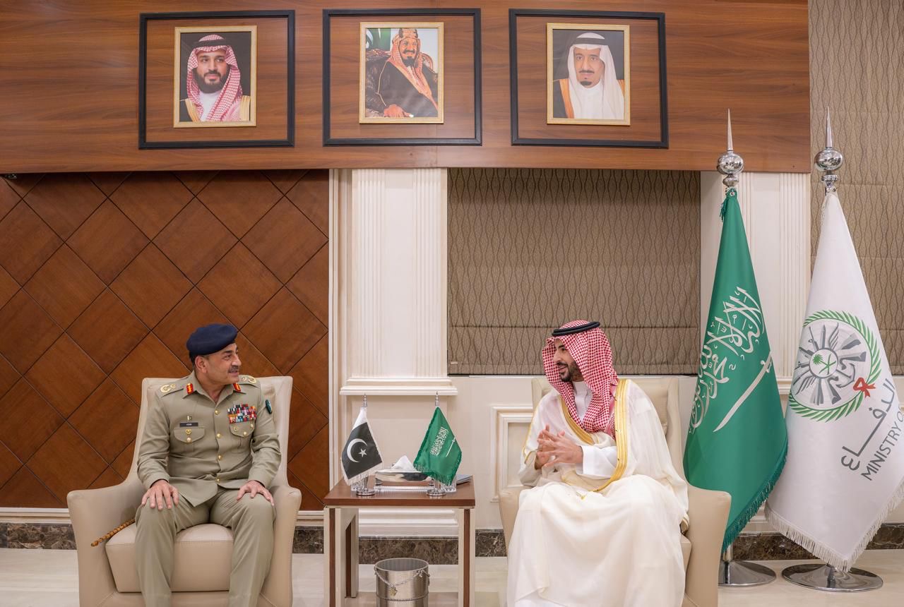 Field Marshal Syed Asim Munir Meets Saudi Defence Minister in KSA, Discusses Regional Security and Iranian Attacks