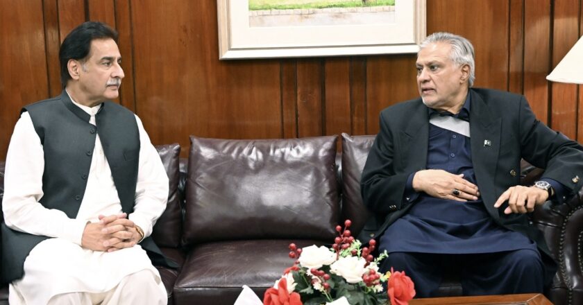 NA Speaker Sardar Ayaz Sadiq Meets Deputy Prime Minister/Foreign Minister Mr.Ishaq Dar