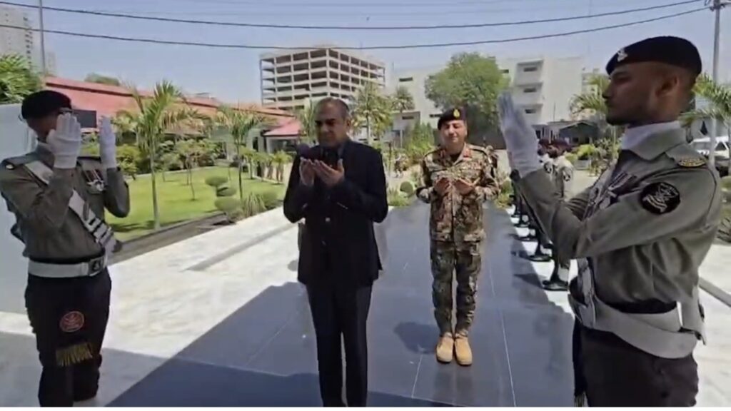 Interior Minister laid a floral wreath at the Martyrs’ Monument and offered Fateha, paying rich tribute to the martyrs of the Pakistan Coast Guards