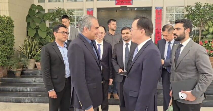 وفاقی وزیرداخلہ محسن نقوی کی کراچی میں چینی قونصلیٹ آمد، چین کے قونصل جنرل سے ملاقات