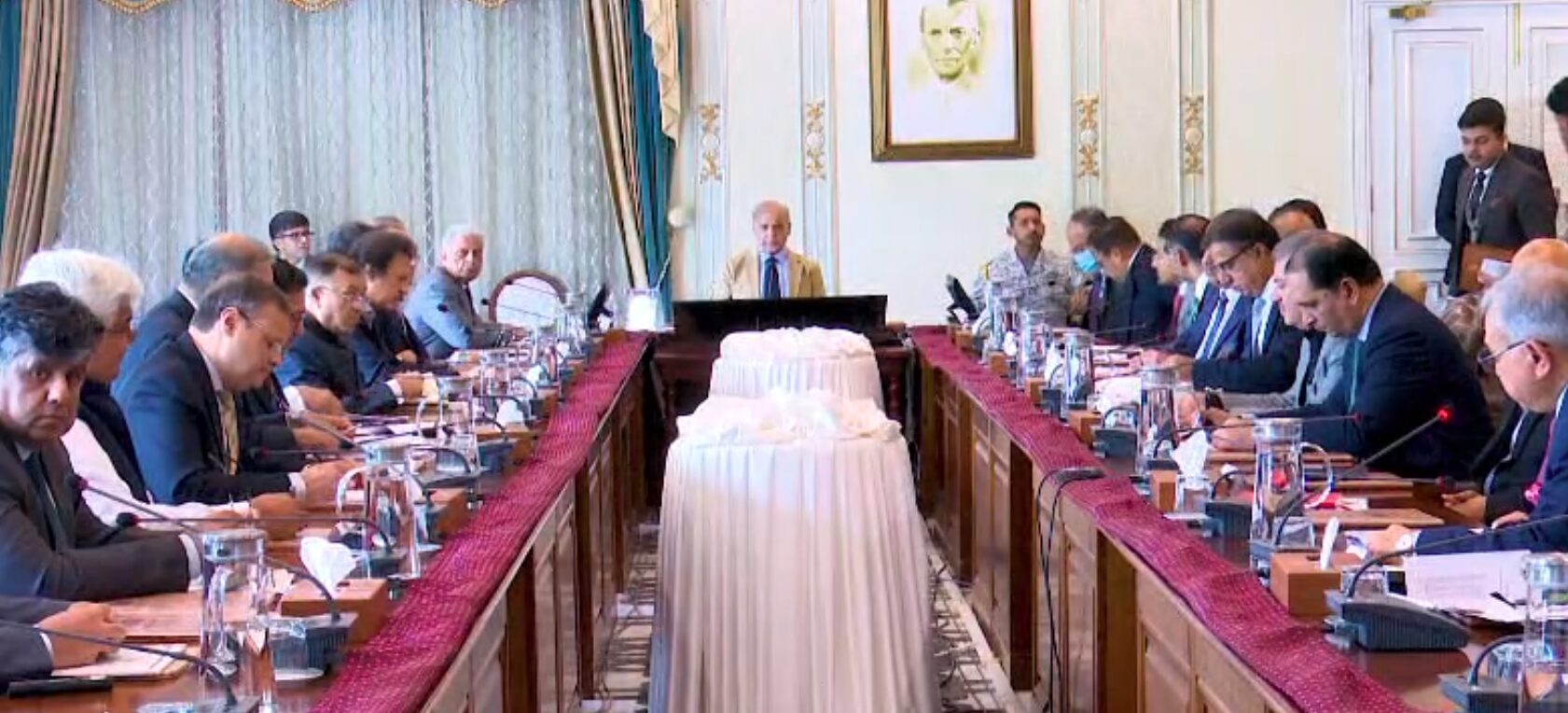 Prime Minister Chairs High-Level Review Meeting on Mitigating Economic Impact of Regional Tensions