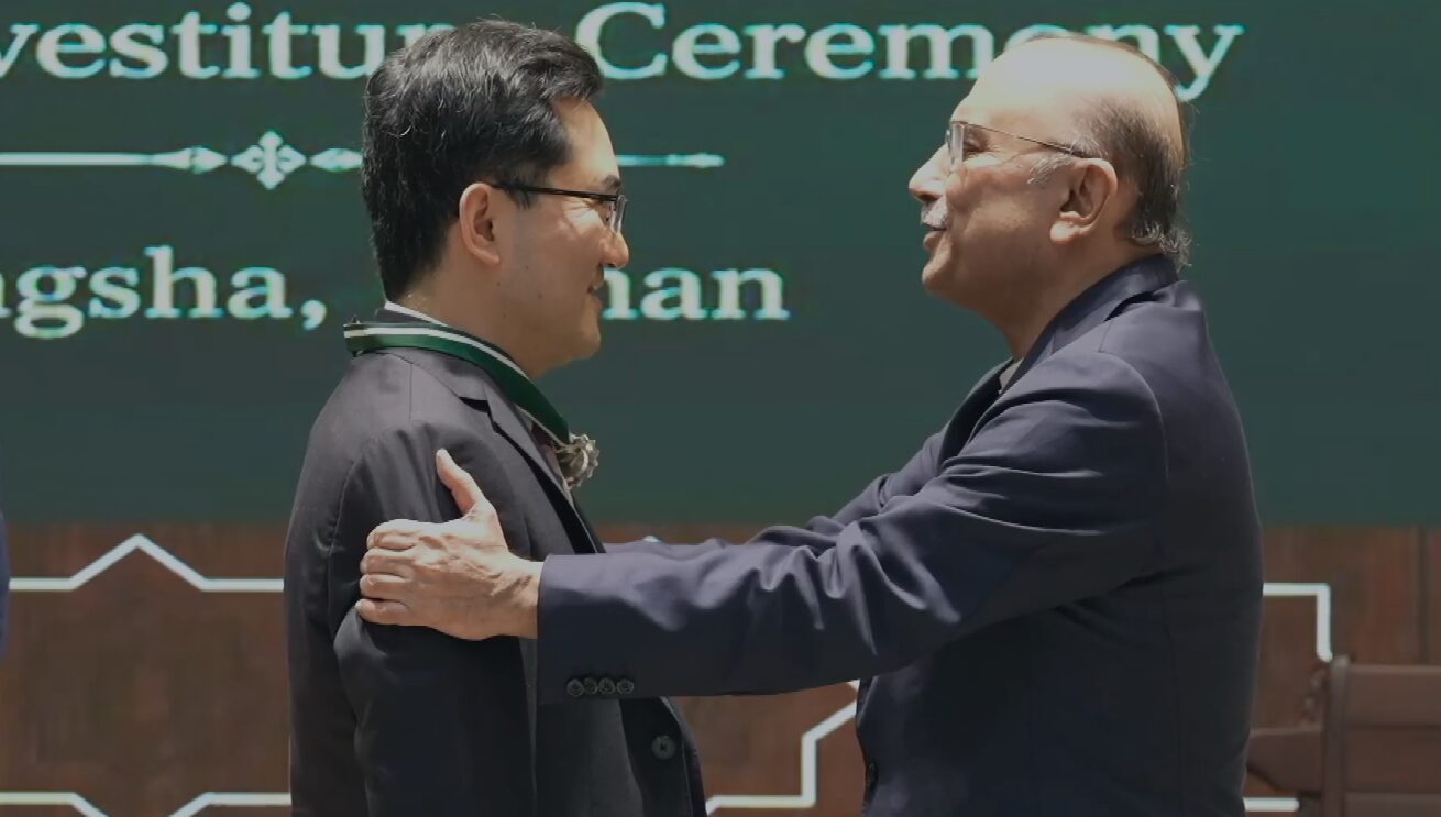 President confers Sitara-i-Pakistan on Prof. Pan Xiangbin for contributions to cardiac care and services to Pakistan