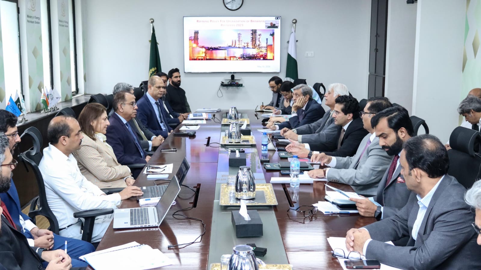 Petroleum Minister Ali Pervaiz Malik Reviews Refinery Upgradation Progress, Calls for Swift Resolution of Policy Bottlenecks