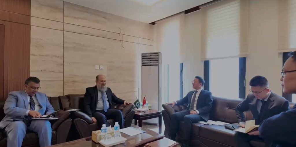 Pakistan, China Discuss Expanding Cooperation in Electric Vehicles, Advanced Industry and Regional Connectivity
