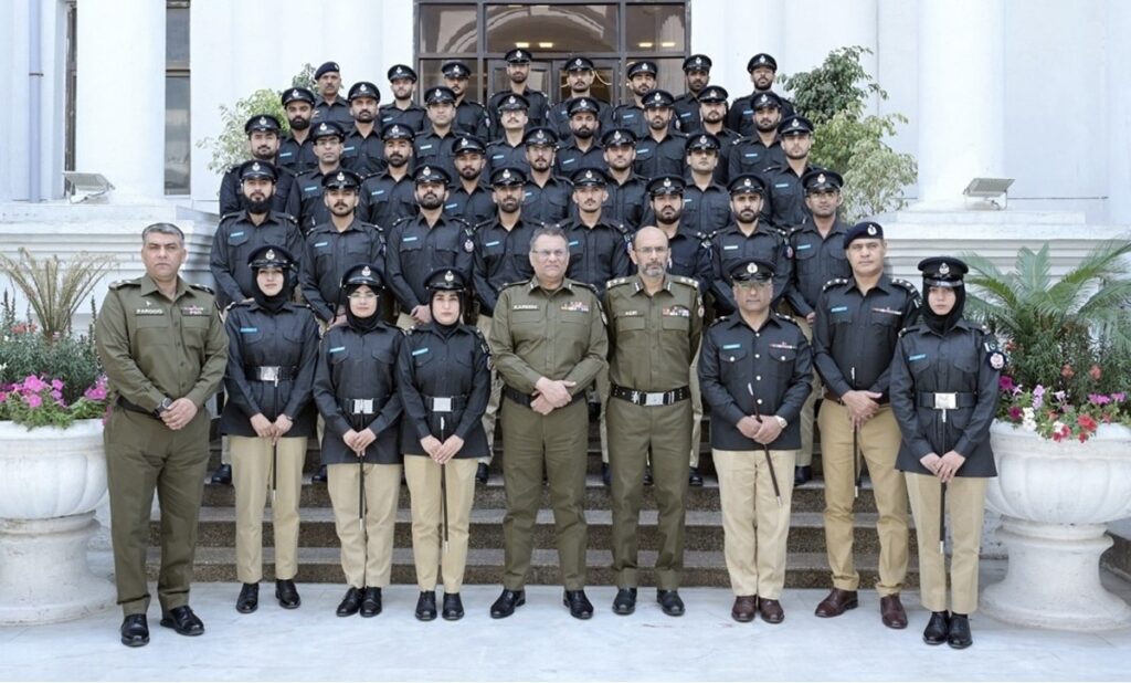بلوچستان کے زیر تربیت ڈی ایس پیز کی آئی جی پنجاب سے ملاقات، جدید پولیسنگ پر بریفنگ
