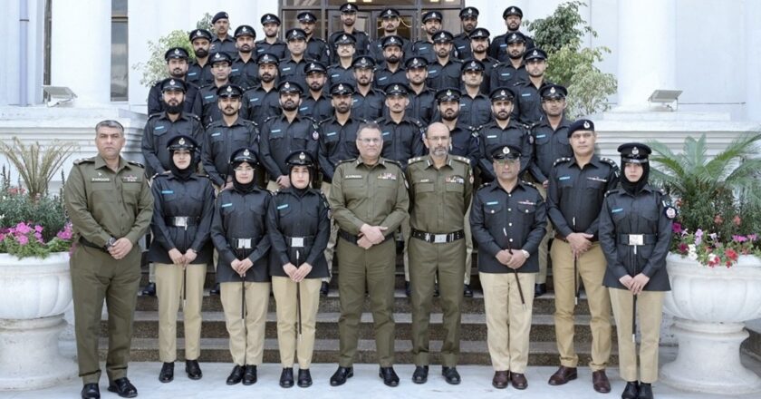 بلوچستان کے زیر تربیت ڈی ایس پیز کی آئی جی پنجاب سے ملاقات، جدید پولیسنگ پر بریفنگ
