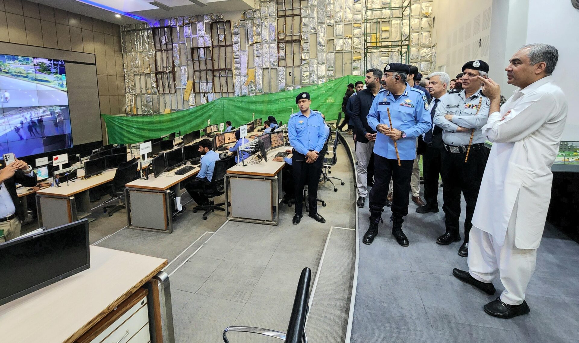 Interior Minister Directs Early Completion of Safe City Phase-II, Modernisation of Control Room