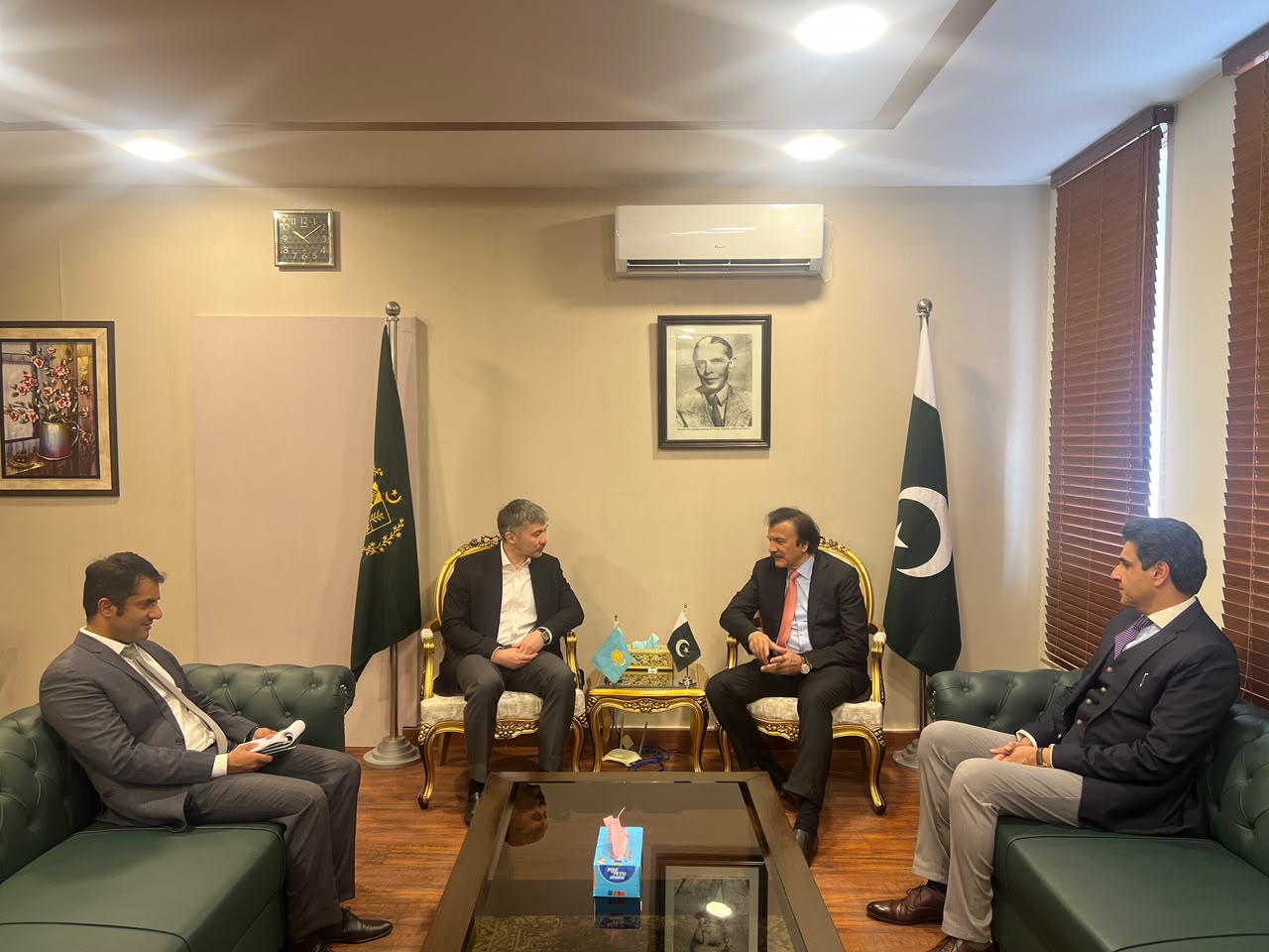SAPM Haroon Akhtar Khan Meets Ambassador of Kazakhstan to Strengthen Bilateral Economic and Industrial Cooperation