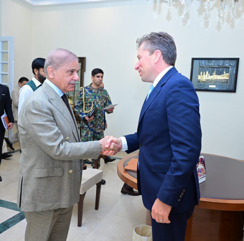 PM Reaffirms Pakistan’s Commitment to Global Humanitarian Cooperation in Meeting with UN Relief Chief