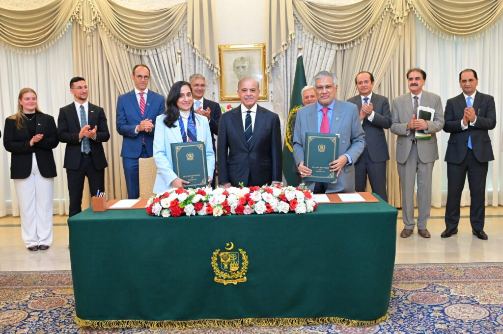 Pakistan, Canada Agree to Deepen Trade, Investment Partnership; PM Witnesses Signing of Canola Import Protocol