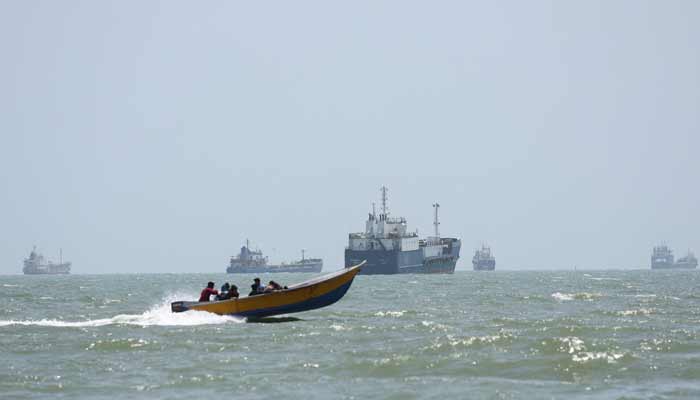 Iran, Oman Discuss Temporary Navigational Corridor Through Strait of Hormuz
