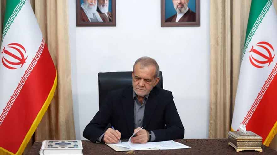 ایرانی صدر کا یومِ آزادی پر پاک ایران تعلقات مزید مضبوط بنانے پر زور