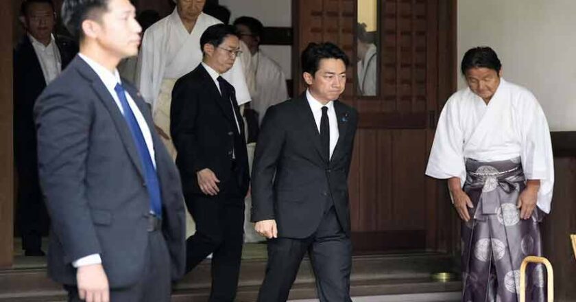 Japan Defence Minister Visits Controversial Yasukuni Shrine on WWII Surrender Anniversary