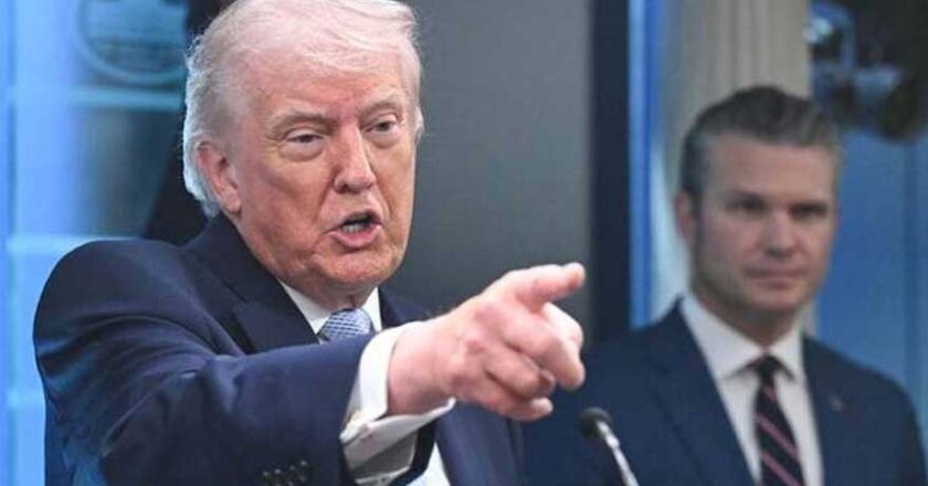 Trump Warns Oman of Possible Attack Over Strait of Hormuz