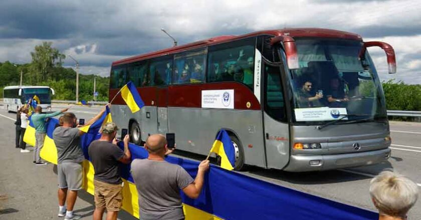Russia and Ukraine Exchange 103 Prisoners of War Each