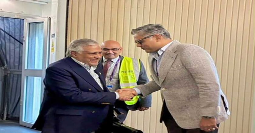 ڈپٹی وزیراعظم اسحاق ڈار کا پانچ روزہ سرکاری دورہ، برطانیہ پہنچ گئے