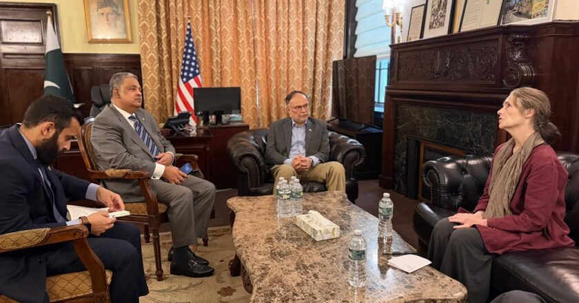 Federal Minister Ahsan Iqbal Holds Meetings with Technology Leader and Oxford Professor to Advance Pakistan’s Digital and Development Agendas