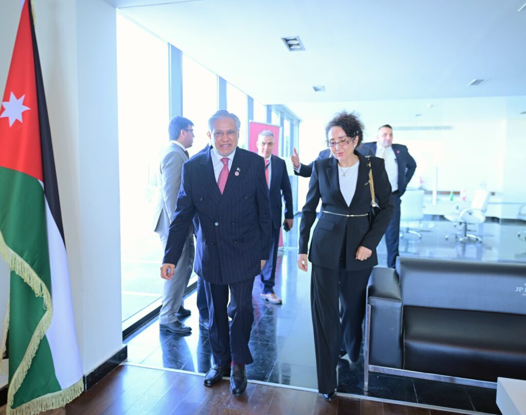 Deputy Prime Minister Ishaq Dar Concludes Jordan Visit, Departs for Pakistan via Madina