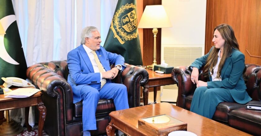 Ishaq Dar, U.S. Chargé d’Affaires Discuss Bilateral Cooperation and Regional Developments