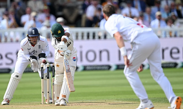 Jofra Archer Dismisses Babar Azam as Pakistan Struggle in 389-Run Chase