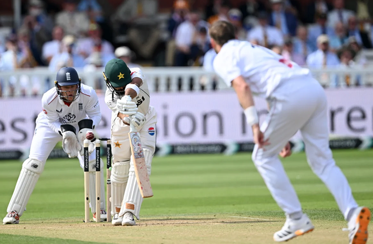 Jofra Archer Dismisses Babar Azam as Pakistan Struggle in 389-Run Chase