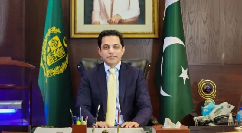 سی ڈی اے چیئرمین کے خلاف قابلِ ضمانت وارنٹ گرفتاری جاری