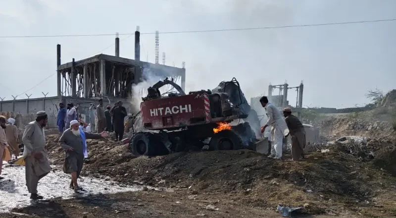 ڈی آئی خان میں پولیس چیک پوسٹ پر خودکش دھماکا، 12 افراد جاں بحق، 35 زخمی