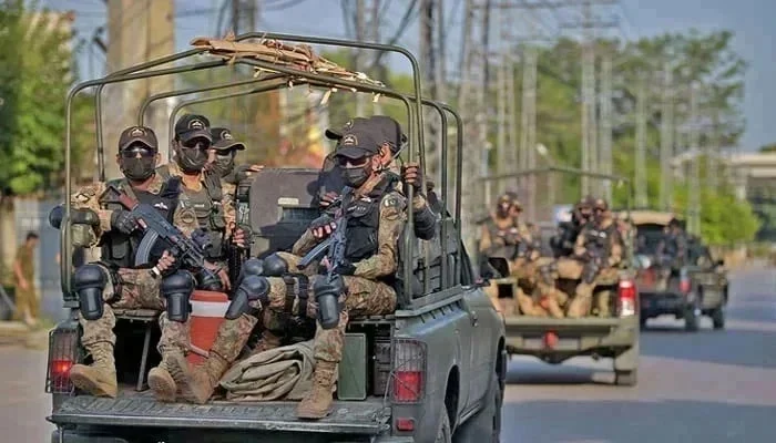 Security forces kill 5 terrorists, rescue 23 hostages in Kalat highway operation