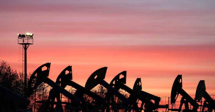 Houthis Tighten Grip on Red Sea Shipping as Saudi Arabia Shuts Down Key Oil Pipeline