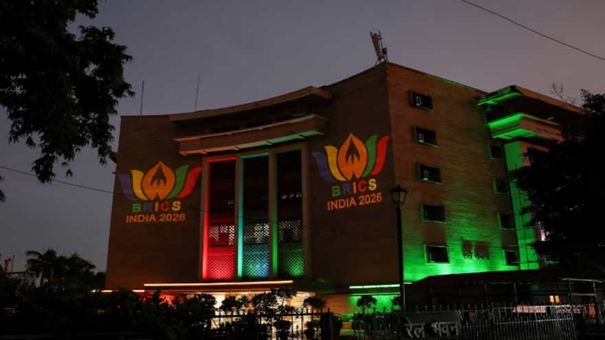Xi Jinping Arrives in New Delhi for BRICS Summit and Talks with Modi