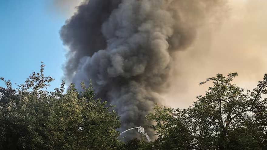 Russian Strikes Injure 18 Across Ukraine, Officials Say