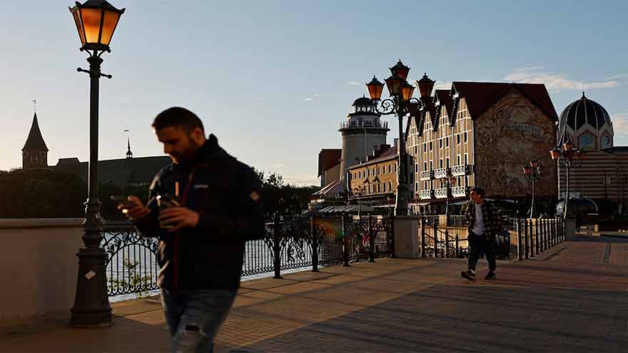 Russia Issues Nuclear Warning to NATO Over Kaliningrad
