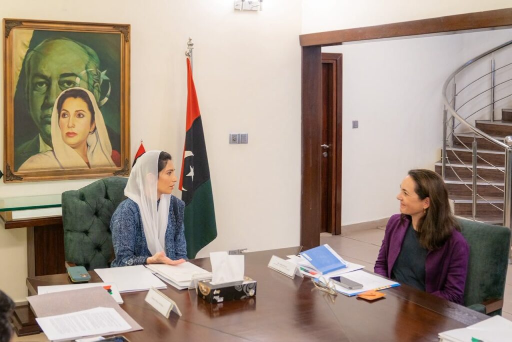 First Lady Asifa Bhutto Zardari Reaffirms Support for WFP’s Zero Hunger Efforts KARACHI, September 17, 2026 (Ghufran): First Lady of Pakistan Asifa Bhutto Zardari reaffirmed her support for the United Nations World Food Programme (WFP)’s efforts to advance the goal of Zero Hunger in Pakistan during a meeting with a WFP delegation led by Representative and Country Director WFP Pakistan Anita Hirsch in Karachi. The meeting was attended by Senator Sherry Rehman, Sindh Education Minister Syed Sardar Ali Shah, Karachi Mayor Barrister Murtaza Wahab and Director General Ministry of Foreign Affairs Irfan Soomro. The WFP delegation briefed the First Lady on its programmes covering nutrition, food security, school meals and climate resilience, particularly its collaboration under the Benazir Nashonuma Programme, which has reached more than three million women and children nationwide, including over 1.7 million beneficiaries in Sindh. The delegation also highlighted WFP’s $40 million School Meals Programme, which aims to provide meals to 100,000 children in 614 government schools in Malir and Keamari, along with initiatives addressing acute malnutrition, micronutrient deficiencies, WASH and climate resilience. Asifa Bhutto Zardari underscored the importance of the Benazir Nashonuma Programme and an integrated approach to maternal and child health, breastfeeding, immunisation, nutrition, early childhood development and reducing infant mortality and stunting. She welcomed the School Meals Programme and expressed interest in centralised kitchen models, while proposing greater emphasis on school-based agriculture and kitchen gardens to provide children with practical learning about nutrition and healthy food. Referring to the devastating 2022 floods, she stressed the need for Pakistan to move from disaster response towards early warning systems, anticipatory action and community resilience. She highlighted Sindh’s initiative to construct around 2.1 million flood-resilient homes, with ownership provided to women beneficiaries, and noted the development and social-sector initiatives of the Sindh government, particularly in Thar. The WFP delegation also briefed her on disaster-risk financing, climate-resilient agriculture, early-warning systems and measures to protect livelihoods and livestock from natural disasters. The First Lady reaffirmed her strong support for WFP’s efforts to achieve Zero Hunger in Pakistan and assured the delegation that she would lend her voice to advocacy and public-awareness initiatives on nutrition and food security. She also expressed continued support for WFP’s ShareTheMeal initiative and stressed the importance of sustained cooperation between the government, the United Nations and development partners to ensure that vulnerable women and children have access to adequate nutrition, healthcare and education.