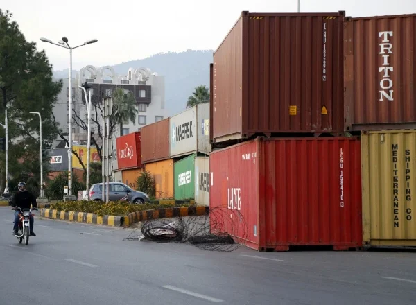 اسلام آباد میں احتجاج اور دھرنوں کے خلاف سخت پالیسی کا عندیہ