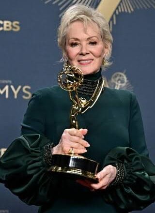 Jean Smart, Noah Wyle Win Emmys as Hollywood Honors Best of Television