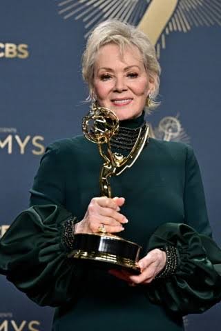 Jean Smart, Noah Wyle Win Emmys as Hollywood Honors Best of Television