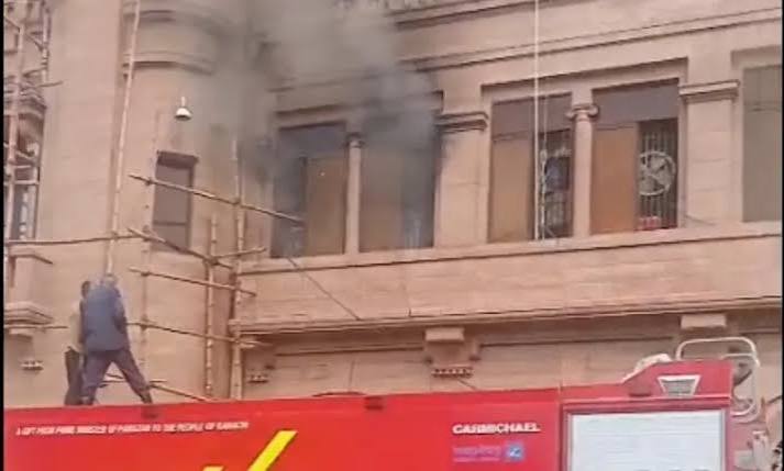 Fire Erupts at KMC Headquarters, Karachi Mayor’s Office Completely Burnt