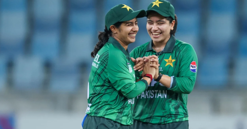 نشرا سندھو کی 6 وکٹوں کی شاندار کارکردگی، پاکستان ایشیا کپ کے سیمی فائنل میں پہنچ گیا