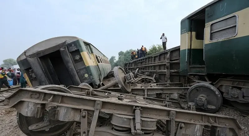Four Killed, Over 40 Injured as Rehman Baba Express Derails Near Multan
