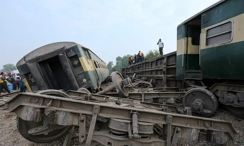 Four Killed, Over 40 Injured as Rehman Baba Express Derails Near Multan